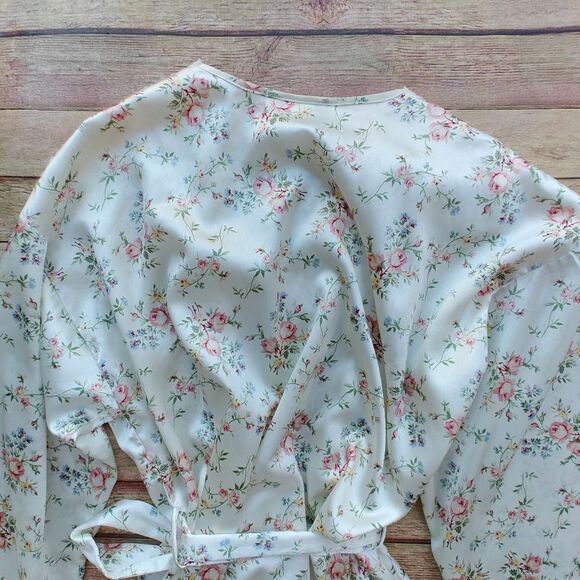 Valentino Intimo Robe Size Small Neiman Marcus White Floral Lace - Picture 7 of 9